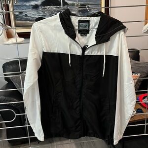 Men’s black and white windbreaker size M💙